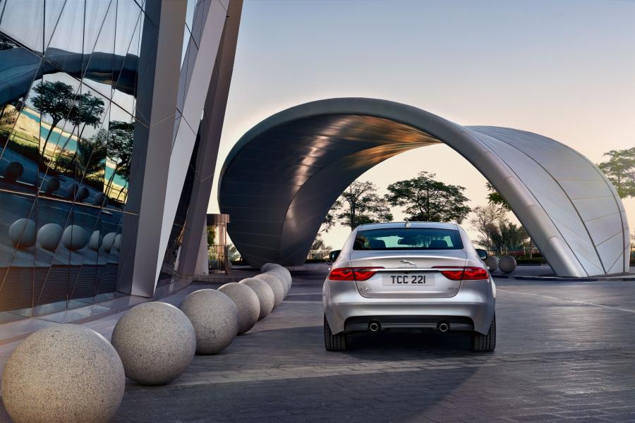  Jaguar XF Prestige 2015 года  (фото 10 из 13)
